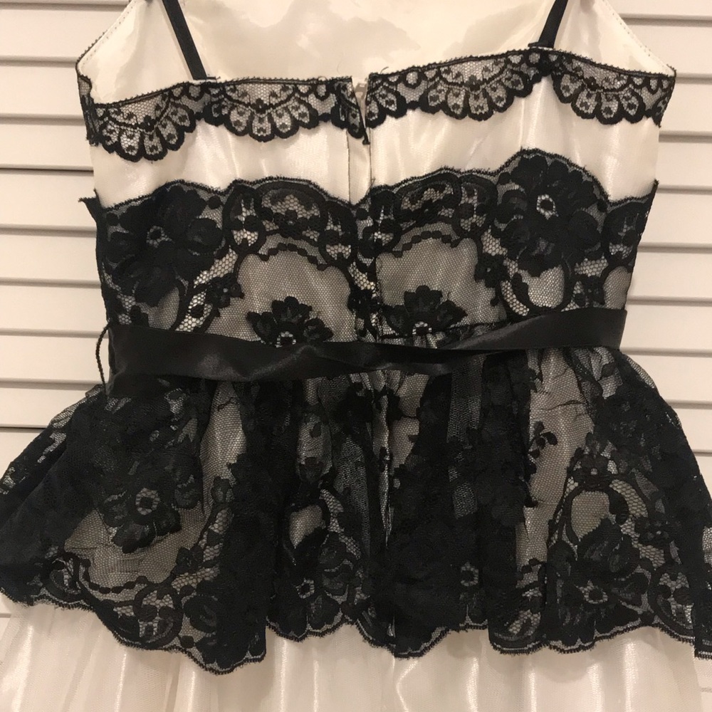 Girls Jessica McClintock dress - Picture 4 of 8